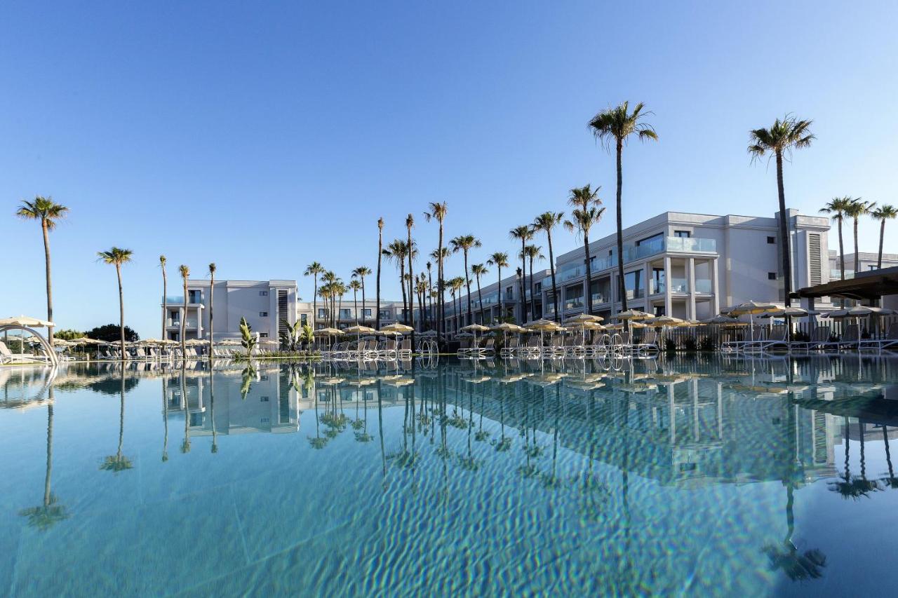 Hipotels Barrosa Park: A Luxurious Beachfront Hotel in Costa de la Luz
